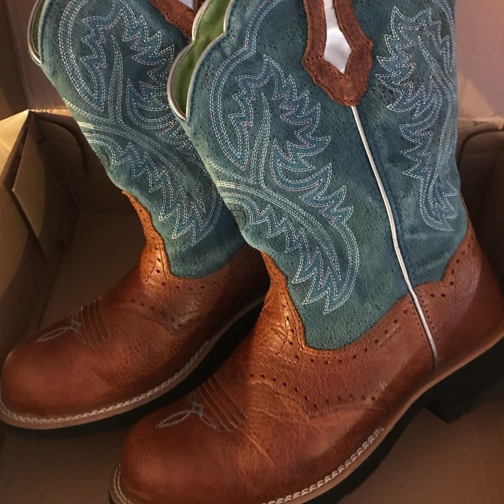 Blue and Tan Leather Ariat Showbaby Boots
